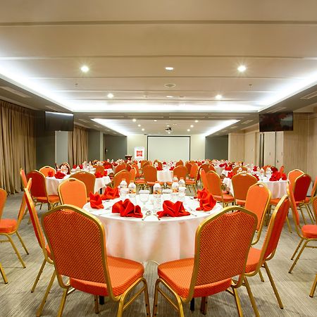 Ibis Surabaya City Center Zewnętrze zdjęcie