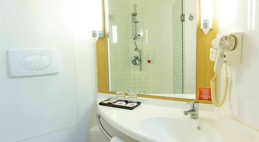 Ibis Surabaya City Center Zewnętrze zdjęcie