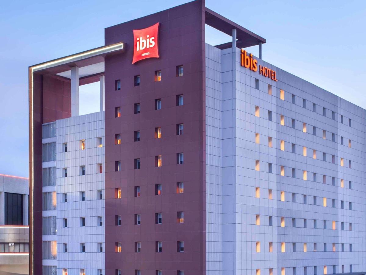 Ibis Surabaya City Center Zewnętrze zdjęcie