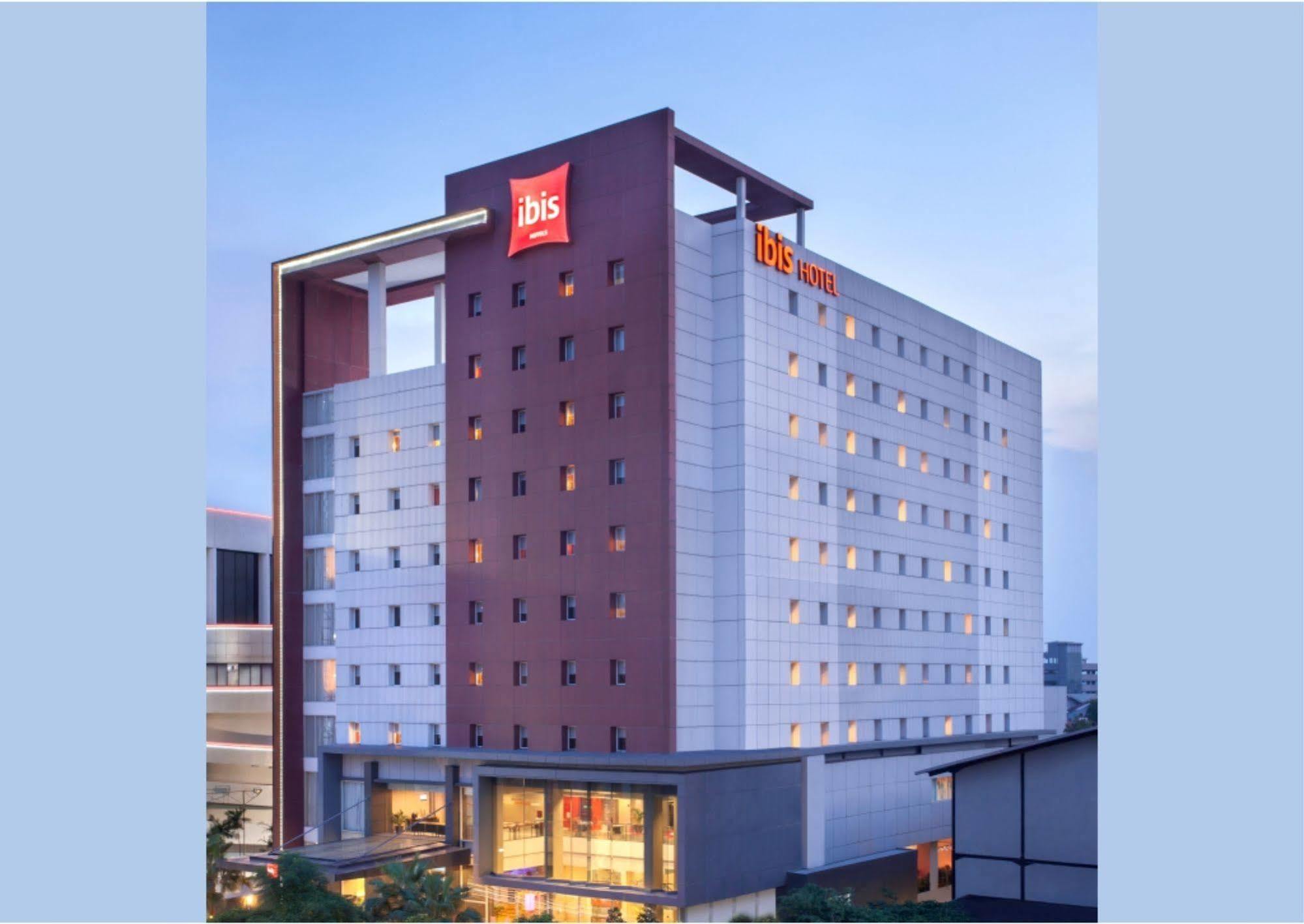 Ibis Surabaya City Center Zewnętrze zdjęcie