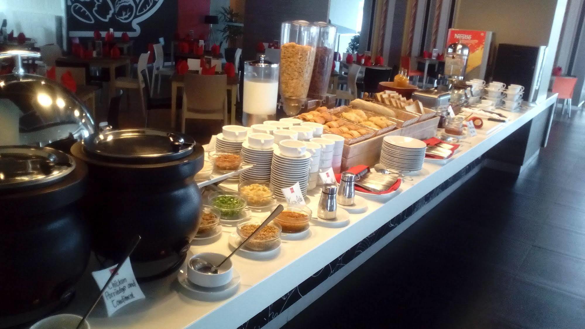 Ibis Surabaya City Center Zewnętrze zdjęcie